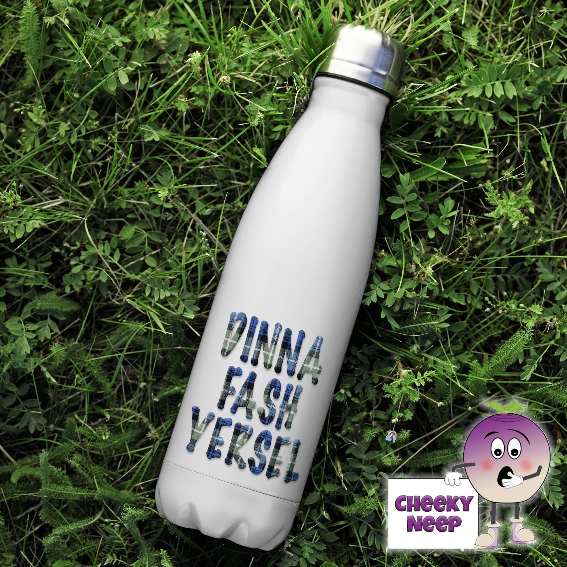 500ml thermal insulated white flask with the words "Dinna Fash Yersel" printed in blue tartan on the flask